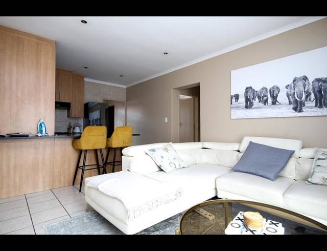 3 BEDROOM TOWNHOUSE FOR SALE IN THATCHFIELD
